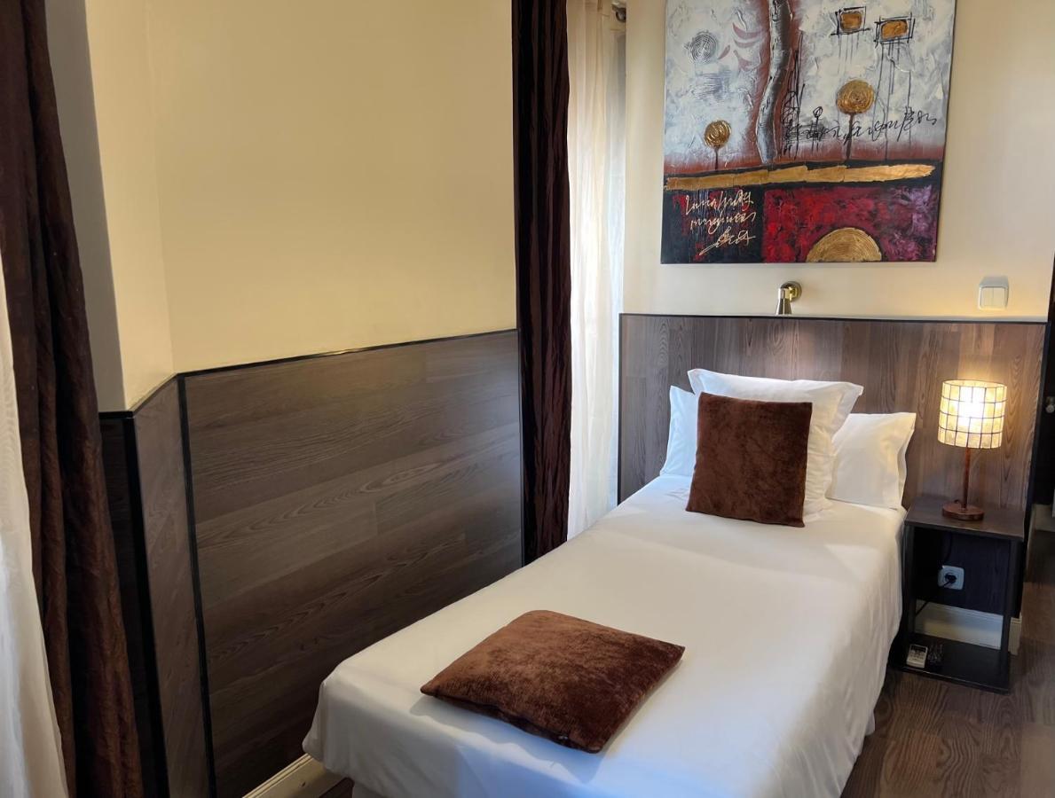 Thc Bergantin Hostel Madrid Eksteriør bilde