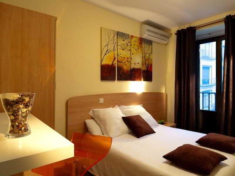 Thc Bergantin Hostel Madrid Eksteriør bilde
